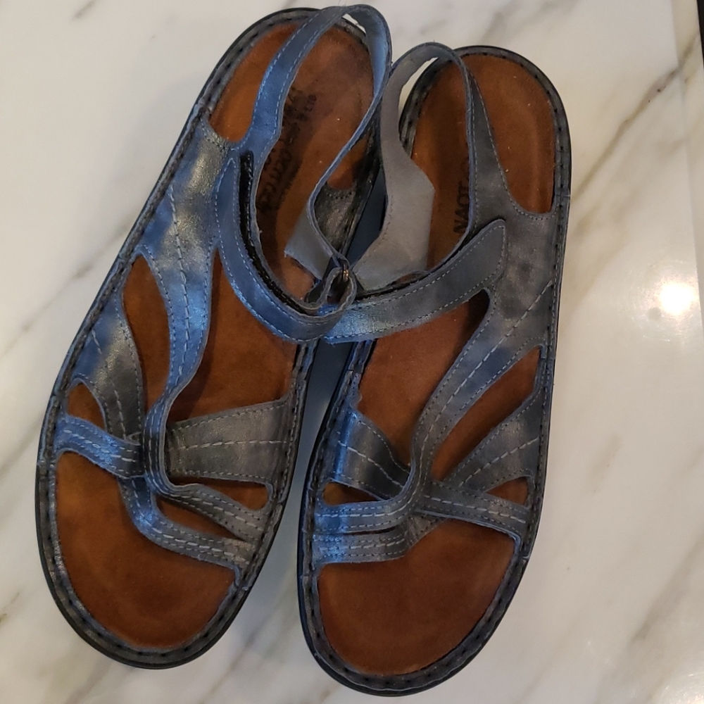 Naot Paris Sandals size 41 Navy Metal Leather